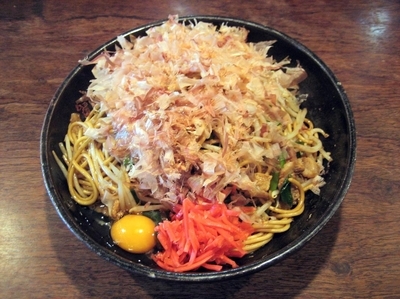 「焼きそば大盛（1.5玉・スープ付）600円＋野菜増し50円」@しとらすの写真