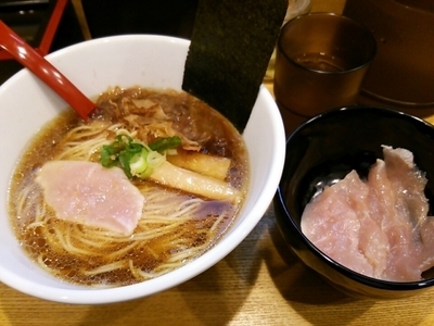 「鶏と鰹の中華そば800円+タタキ300円」@麺屋正路の写真