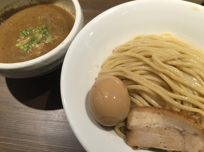 「濃厚煮干しつけ麺＋味玉（930円）」@つけ麺 一燈の写真
