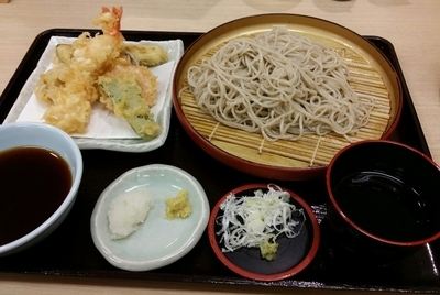 「えび・野菜（国産）天そば　780円」@天丼 てんや 武蔵境店の写真