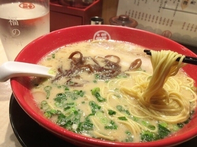 「豚骨拉麺(480円)」@豚骨拉麺 酒場 福の軒の写真