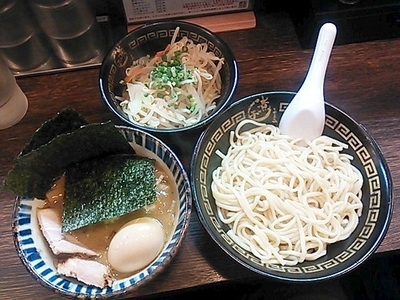 「特製つけめん（中・あつ）＋野菜」@東京煮干中華そば 三三㐂 大森の写真