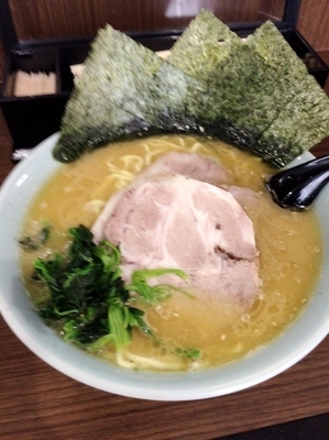 「チャーシュー麺中盛1050円、硬め濃いめ」@千家 本店の写真