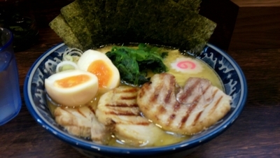 「特製濃厚豚骨ラーメン（醤油）」@麺屋 武士道 本店の写真