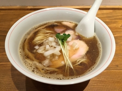 「煮干しそば」@麺尊 RAGEの写真