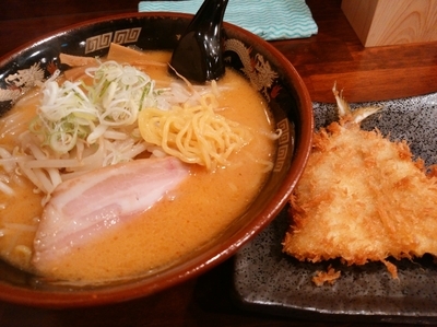 「味噌らーめん880円+あじフライ380円」@小田原味噌らーめん 辻一 神田店の写真
