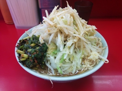 「小ラーメン（やさいましまし、にらだれ）　690+50円」@ラーメン二郎 中山駅前店の写真