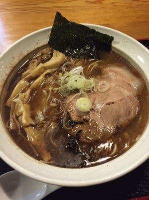 「地鶏とカツオの旨塩らーめん¥790＋大盛（クーポン）」@地鶏らーめん 秋津の写真