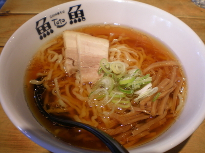 「中華そば醤油７００円」@立川中華そば とと ホンテンの写真