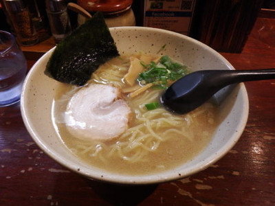 「塩らーめん」@信楽茶屋 横浜鶴見本店の写真