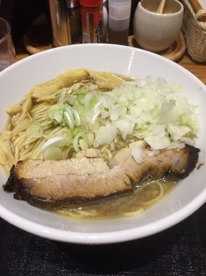 「煮干そばタマネギマシ」@つけめん・らーめん・煮干そば 金狼の写真