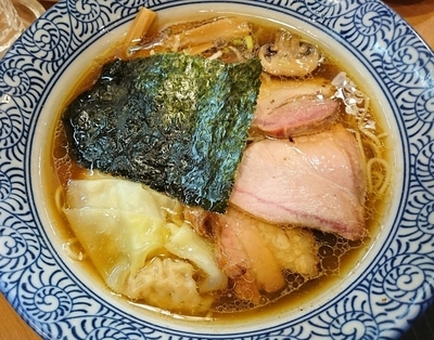 「ちゃーしゅー・わんたんめん ハーフ（正油）」@らーめん森や。の写真