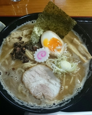 「濃厚中華そば・小」@つけ麺 中華そば 佐とうの写真