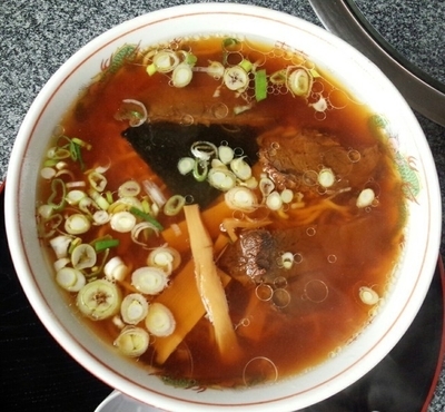 「馬肉醤油ラーメン550円」@ヤマキ馬肉ラーメンの写真