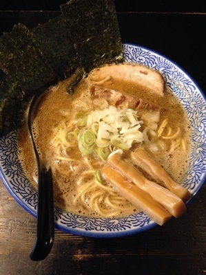 「中華そば(煮干、細麺) 和え玉ニボカレー のり(クーポン)」@狼煙 〜NOROSHI〜の写真
