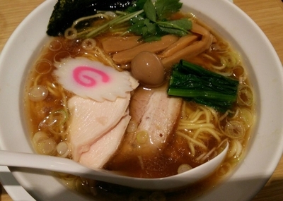 「極み中華そば～大山鶏100％スープ　800円」@銀座 朧月 鶏処の写真