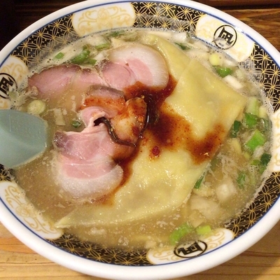 「すごい煮干ラーメン（アブラ多め）　820円」@すごい煮干ラーメン凪 新宿ゴールデン街店 本館の写真