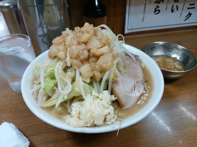 「ラーメン750円 　生卵50円」@ラーメンの店 どでん 北浦和店の写真