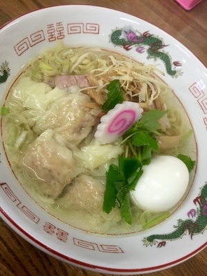 「＜限定③＞昔からながらのワンタン生姜sio中華そば＋煮玉子」@㐂九家の写真