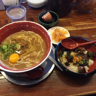 「徳島ラーメンバリカタ+チャーシュー丼」@徳島ラーメン 麺王 川内店の写真