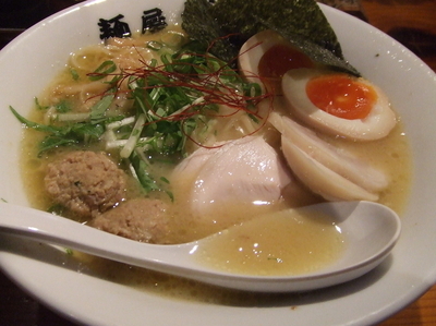 「濃厚鶏白湯らーめん ＋特製全部乗せ　９８０円」@濃厚鶏そば 麺屋 武一 横浜関内店の写真