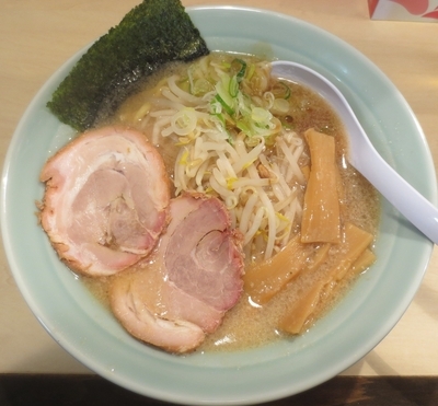 「背脂正油らーめん730円」@麺通 若林店の写真