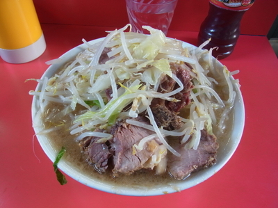 「ぶた入りラーメン 700円」@ラーメン二郎 三田本店の写真