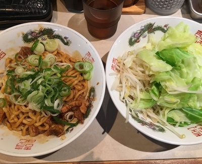 「ホルモンあぶらそば」@DEBU SOBA REPUBLIC 北部市場店の写真