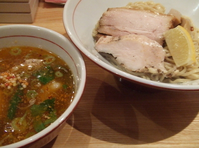 「海老香る塩つけそば(海老ワンタン入り)　１０５０円」@地球の中華そばの写真