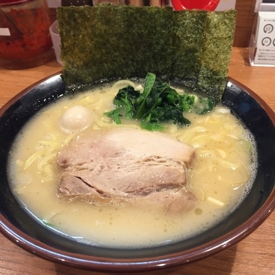 「濃厚とんこつ醤油ラーメン（￥680）」@横濱家系ラーメン 鶴見家 平和島店の写真