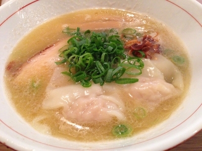 「ワンタン白湯そば」@地球の中華そばの写真
