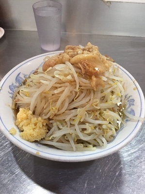 「ラーメン 野菜 ニンニク あぶら少し」@ラーメン大 下高井戸店の写真