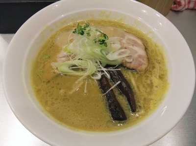 「【限定】濃厚アサリカレーラーメン（850円）」@貝出汁しっぽりラーメン 純子の写真