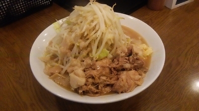 「小ラー（ヤサイニンニクアブラ全てチョイマシ）」@眞久中の写真