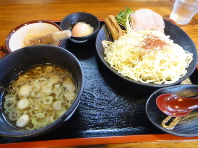 「温玉つけ麺・１．５玉」@手打ち中華そば 和屋の写真