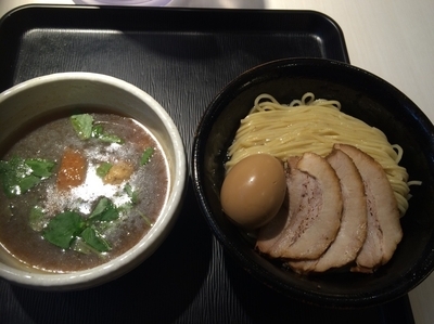 「あっさり淡麗特製煮干しつけ麺（細麺）1000円、ミニフォアグラ丼」@煮干し中華そば 一燈の写真