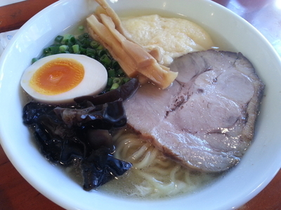 「ふわふわ玉子の塩らーめん720円」@めんや 福助の写真