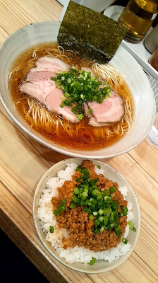 「『贅沢だしそば(￥800)』と『ピリ辛挽肉ご飯(￥180)』」@DAIKUMAの写真