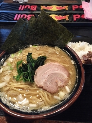 「ラーメン大盛 ライス」@どんとこい家の写真