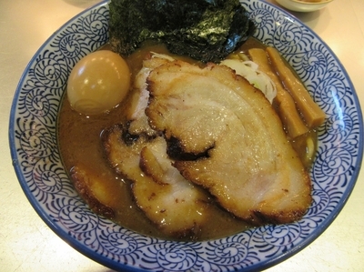 「特製豚骨魚介らーめん（１０００円）＋肉の日チャーシュー」@豚骨一燈の写真