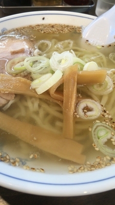 「醤油ラーメン ハーフ」@青竹手打ちラーメン 義信の写真