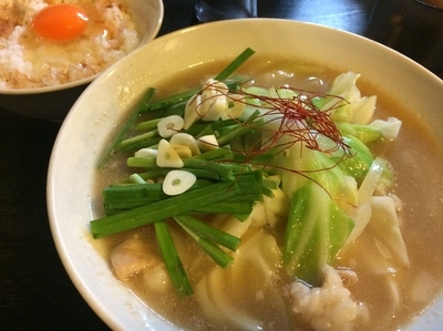 「牛もつそば  塩」@中華そばつけそば 千思萬考の写真