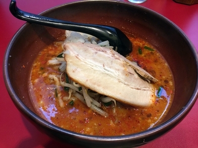 「味噌ラーメン辛増し痺増しニンニクヤサイ （８００円）」@麺屋影虎の写真