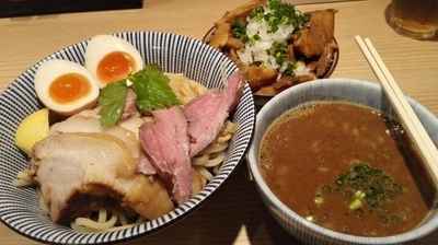 「ラム豚骨つけ麺全部乗せ+チャーシュー丼　1080+350円」@自家製麺 MENSHO TOKYOの写真