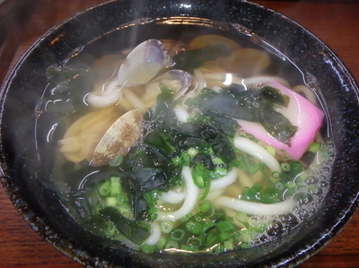 「アサリうどん(600円)」@手打ちうどん 飯田屋の写真