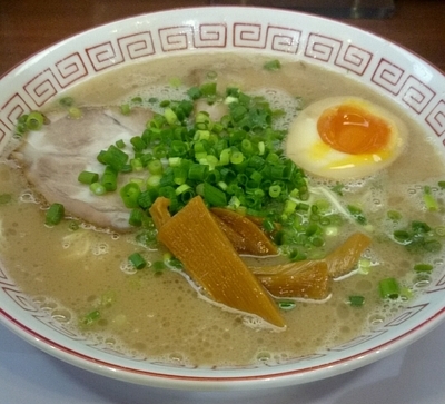 「だるま　博多麺バリカタ」@だるま大使 本店の写真