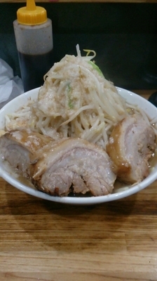 「ラーメン中 追加豚2枚」@デカ盛り戦隊 豚レンジャーの写真