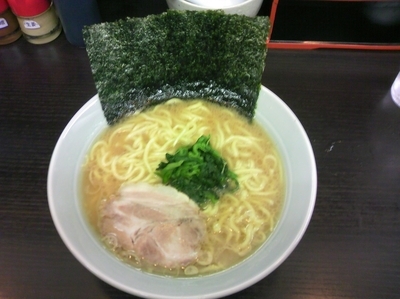 「ラーメン（中）」@ラーメン 吉田屋の写真