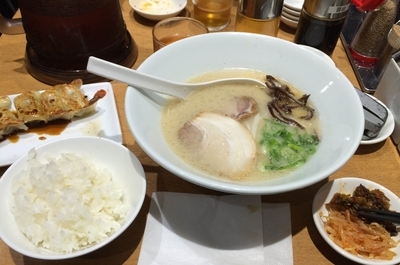 「白丸元味 + ライス・餃子」@博多一風堂 新宿アイランドタワー店の写真