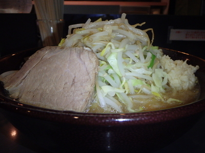 「子豚ちゃん(600円)、ヤサイマシニンニクマシ」@周旋人の写真